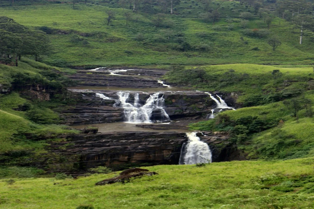 SRI LANKAN WATERFALL IN NUWARA ELIYA