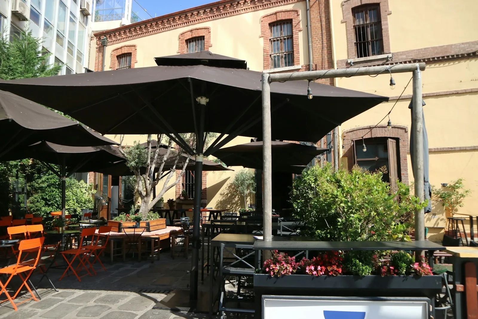 Dine Al Fresco on Tower Road