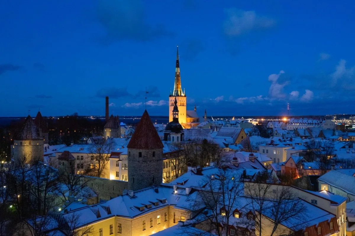 A night stroll through the snowy streets of Tallinn.